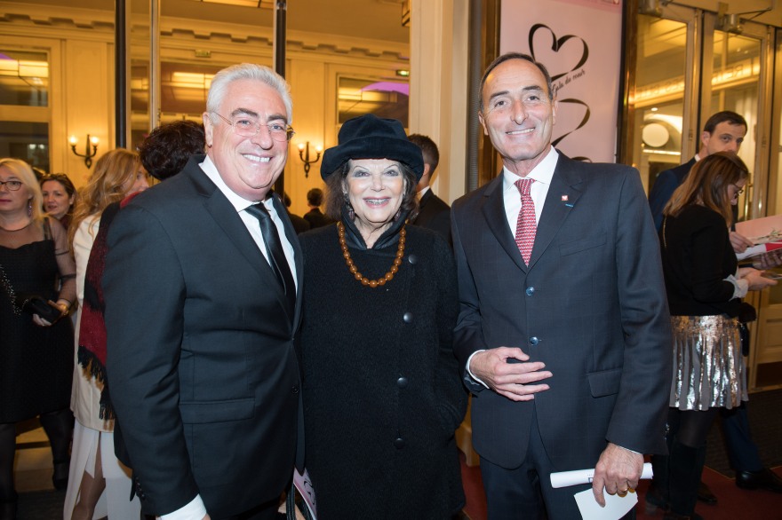 Claudia Cardinale avec Jean-Michel Aubrun et Hervé Michel-Dansac lors du Gala du Coeur de Mécénat Chirurgie Cardiaque, Paris 2018.jpg