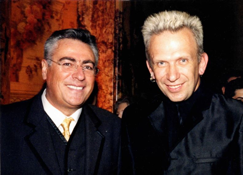 Jean-Paul Gaultier et Jean-Michel Aubrun à l'Opéra Comique pour la soirée du Temps du Maroc, 1999.JPG