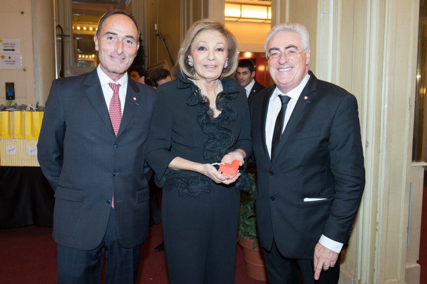 L'impératrice d'Iran avec Jean-Michel Aubrun et Hervé Michel-Dansac au Gala de Mécénat Chirurgie Cardiaque Paris 2018.jpg